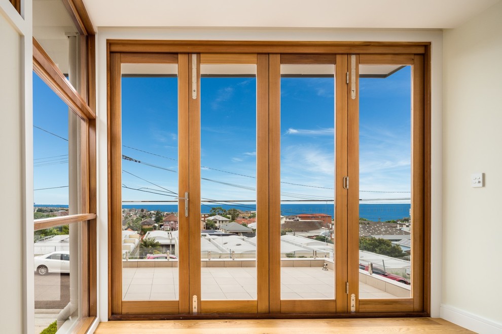 This is an example of a contemporary verandah in Sydney.