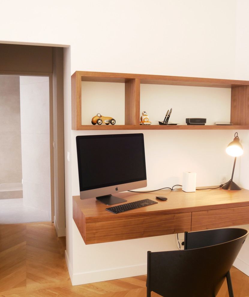 Свежая идея для дизайна: кабинет в стиле модернизм - отличное фото интерьера