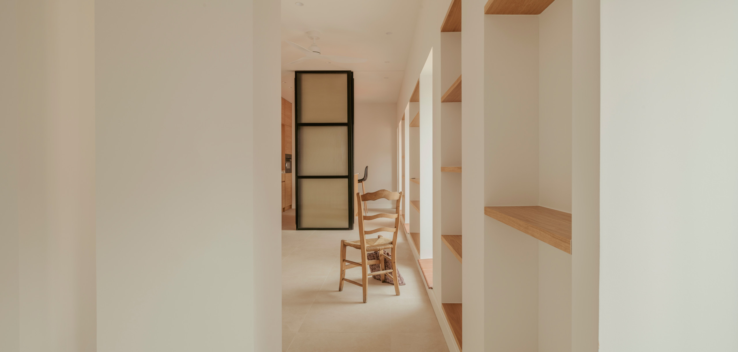 Vista desde el comedor hacia la cocina