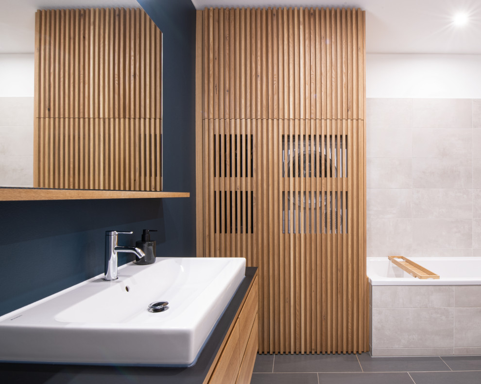 Mittelgroßes Nordisches Duschbad in München