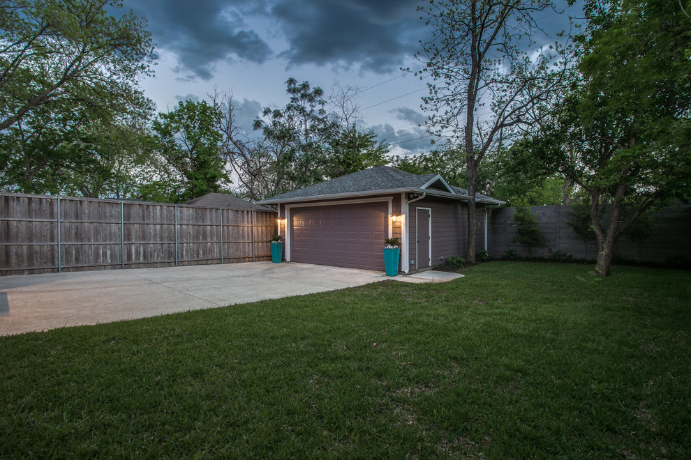 Trendy home design photo in Dallas