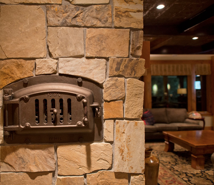 Mountain style home design photo in Minneapolis