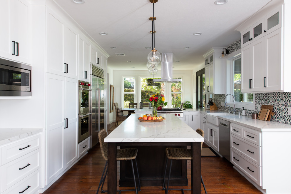 Inspiration for a transitional kitchen remodel in Los Angeles