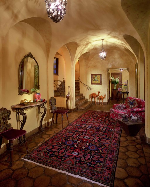 Foyer mediterranean-entry