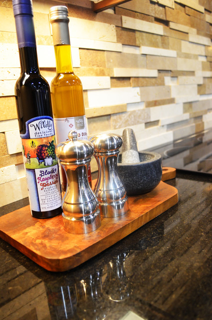 Ledgestone Backsplash - Coco Cubic transitional-kitchen