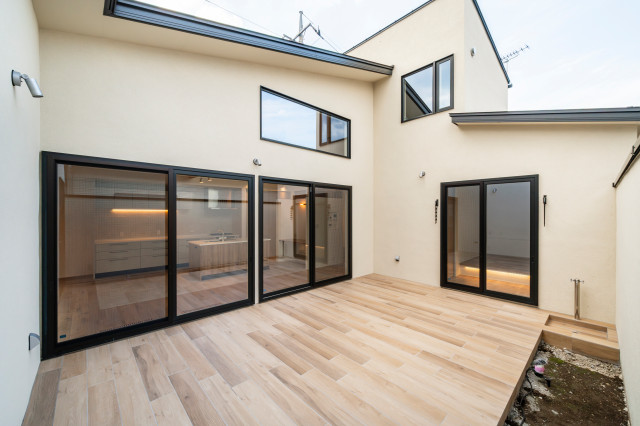 中庭テラスのある暮らし modern-patio