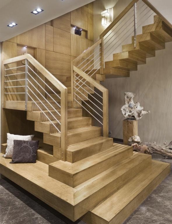 Лестница в доме Staircase in the house