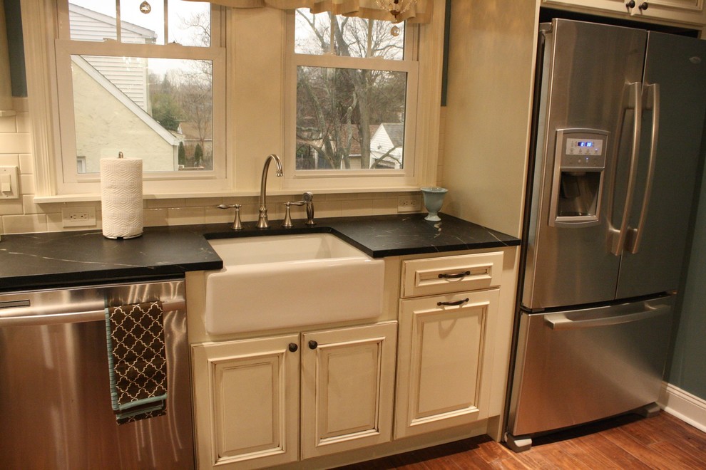 Job photos and such - Traditional - Kitchen - Philadelphia 