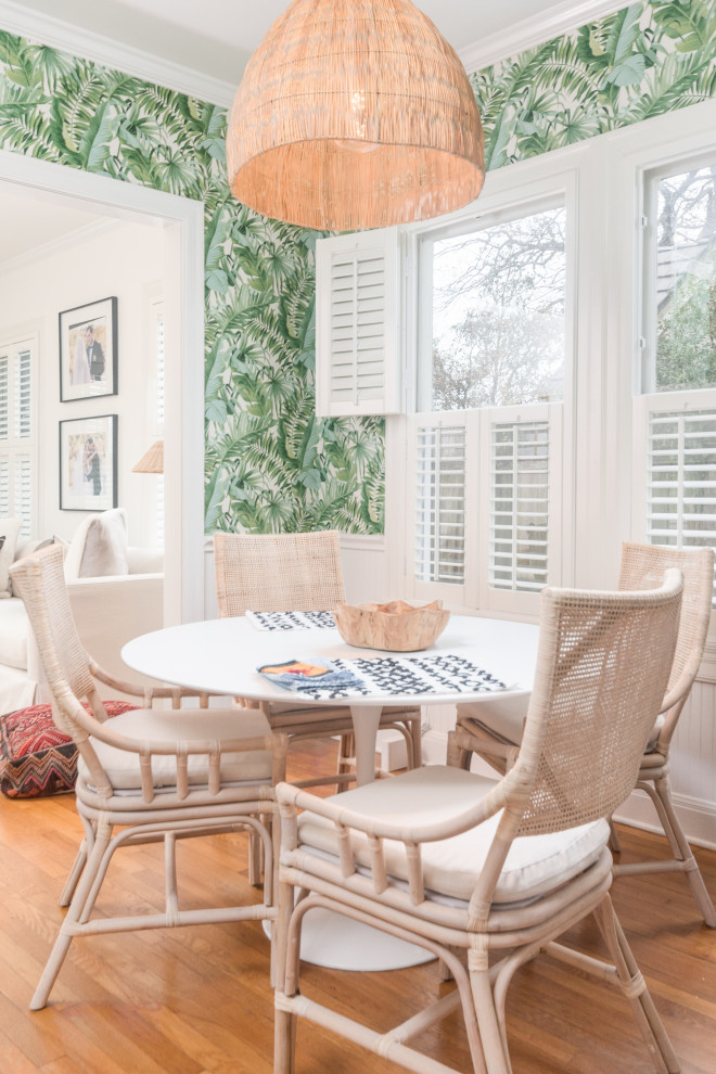 Dining room - dining room idea in Austin