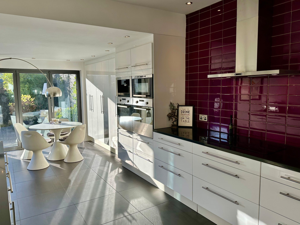 Contemporary Kitchen