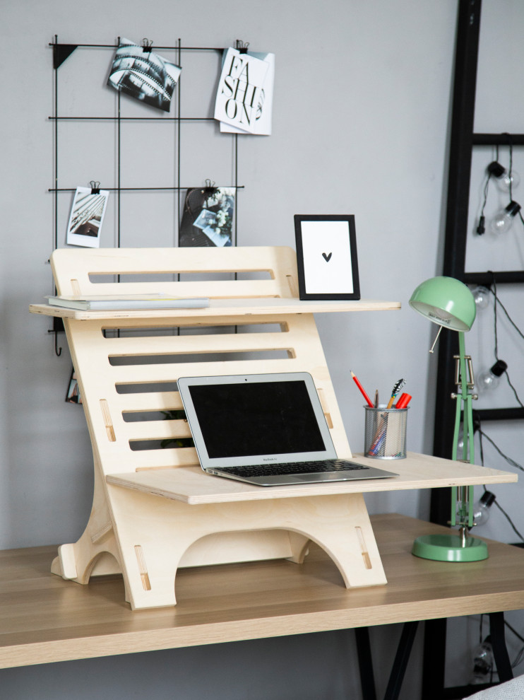 Stayhome Desk - настольный дэск, позволяющий работать стоя!
