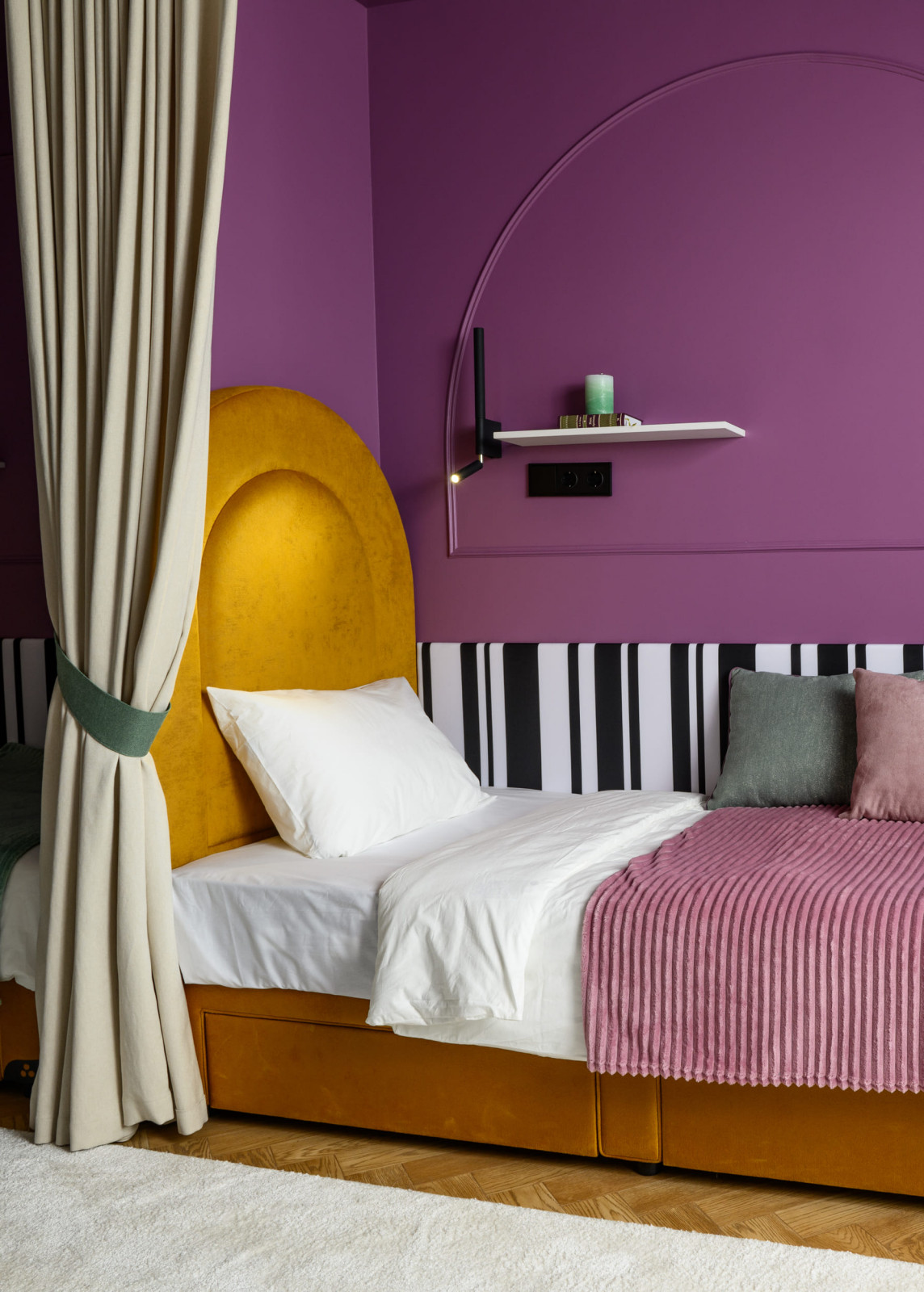 Квартирный вопрос - цветущая магнолия