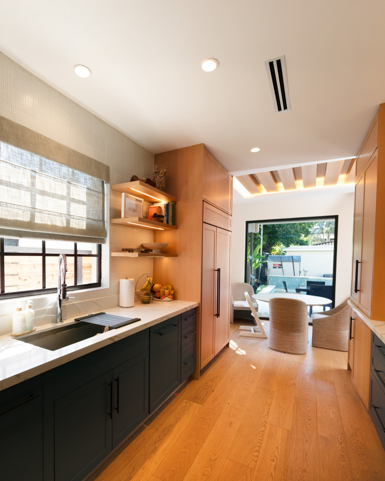 Minimalist kitchen photo in Miami