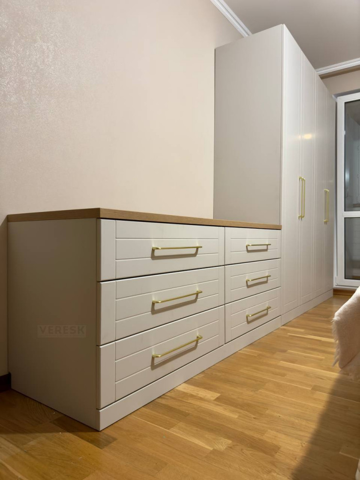 Тумбы и комоды