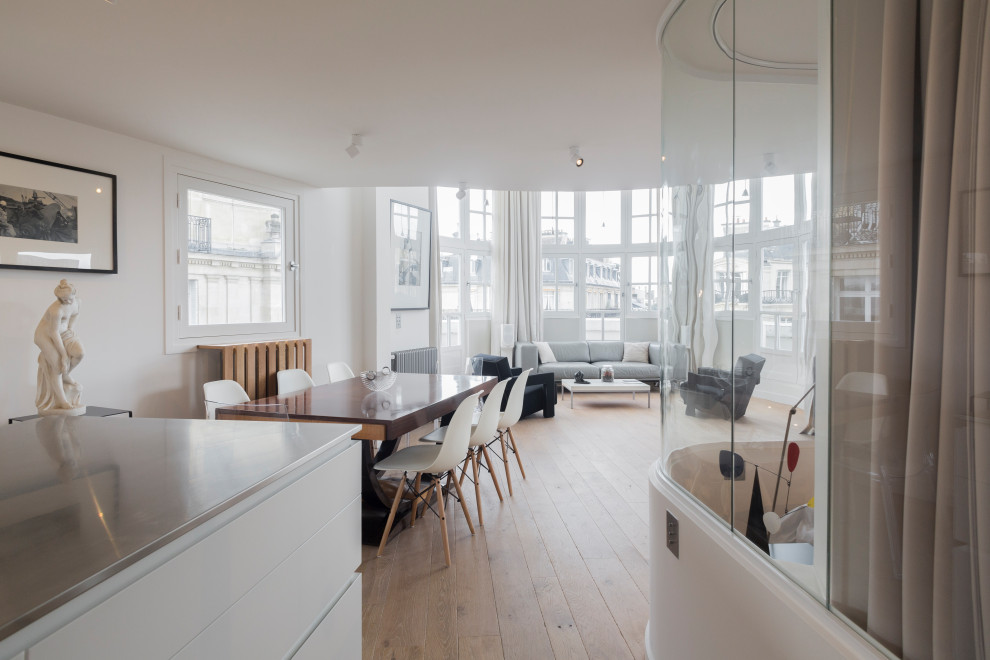 Inspiration pour une salle de séjour design.