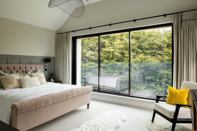 Master bedroom modern-bedroom