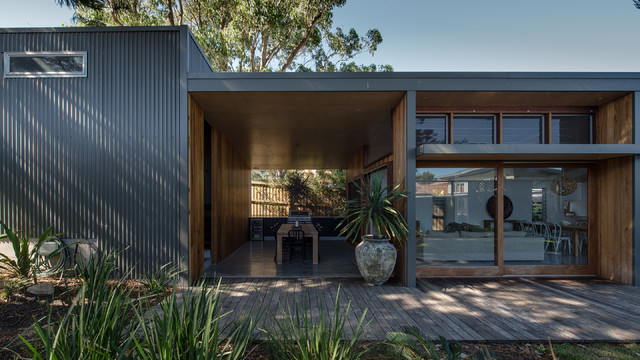 Redhead Alterations contemporary-fasad