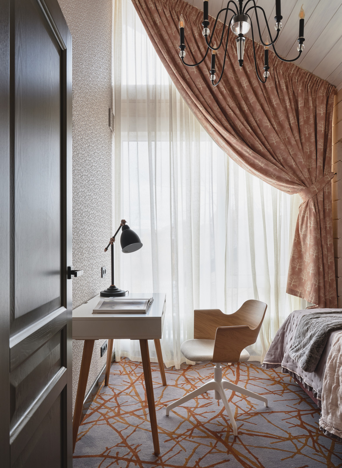 Загородный деревянный дом