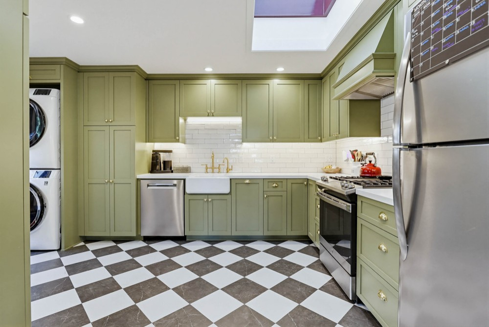 Golden Heights_Kitchen & Baths