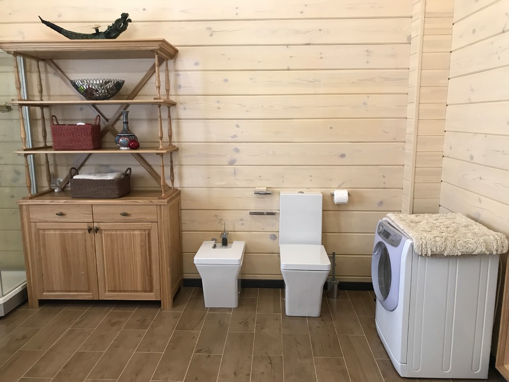 Ванная комната c модульной картиной