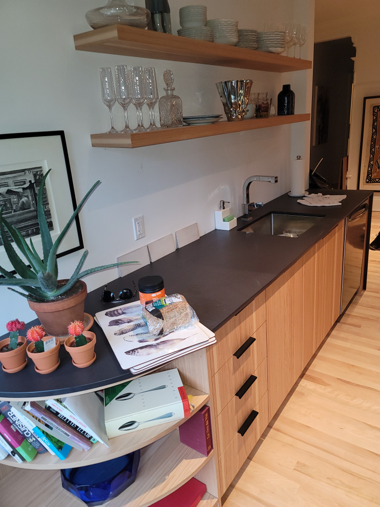 TOW TONE MODERN KITCHEN