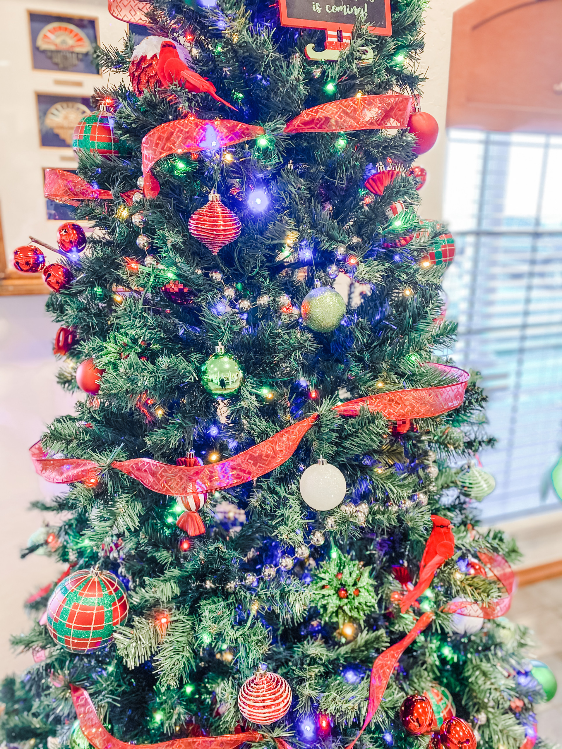 Tomlinson Farmer's Insurance Christmas Decor