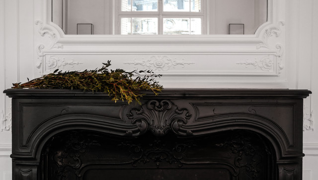 Chemin&eacute;e nyklassisk