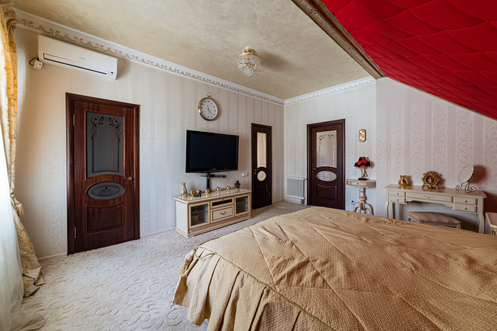 Главная спальня