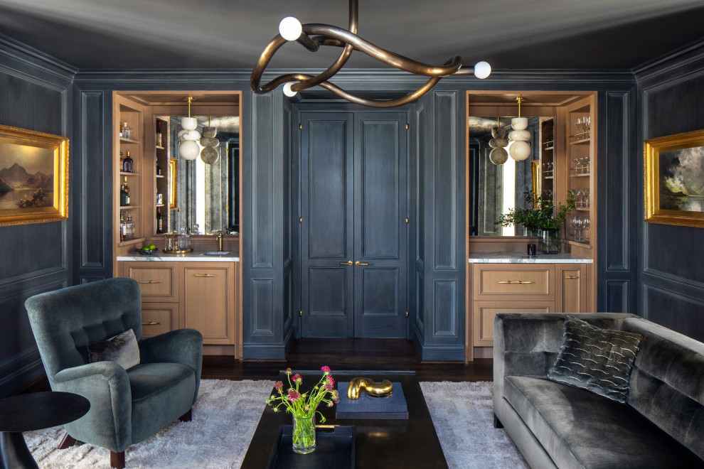 Example of a transitional home design design in Portland