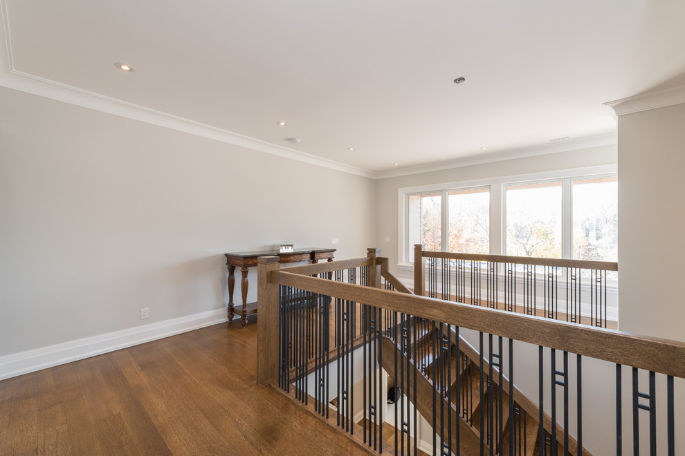 Transitional hallway photo in Toronto