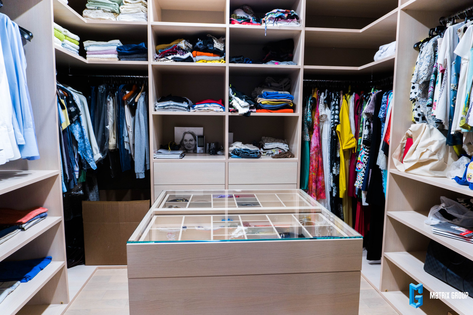 Корпусная мебель для всех жилых зон в ЖК Мономах