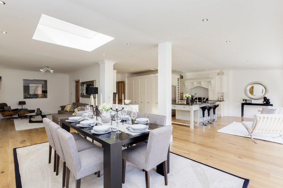 This is an example of a transitional dining room in London.