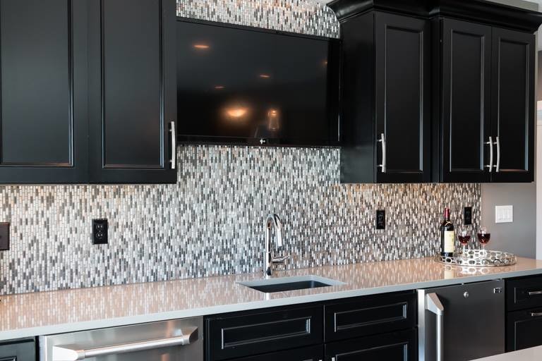 Example of a transitional home design design in Other