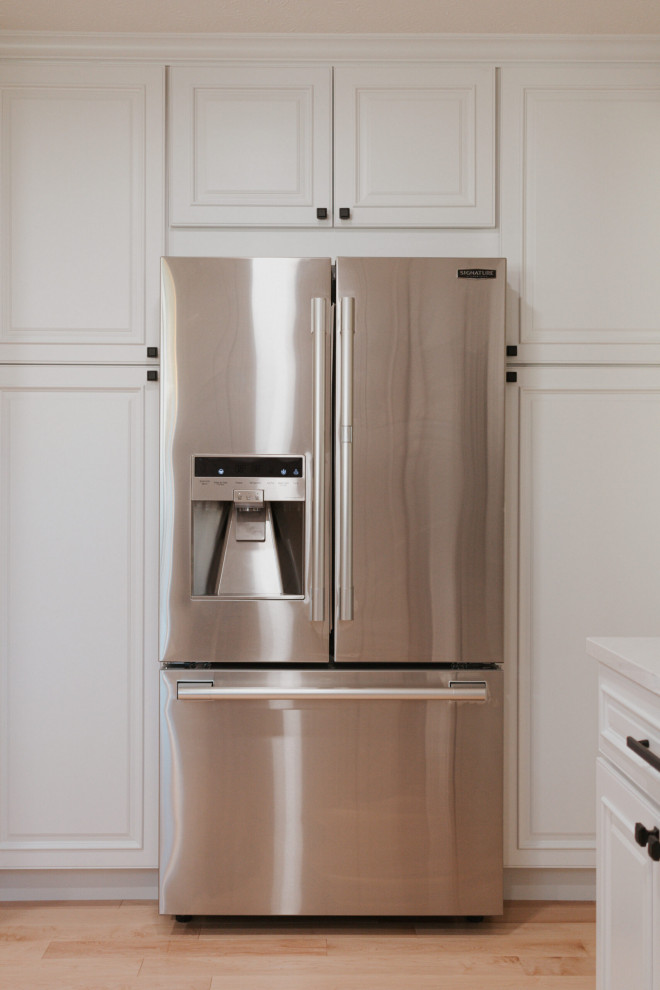 Kitchen - transitional kitchen idea