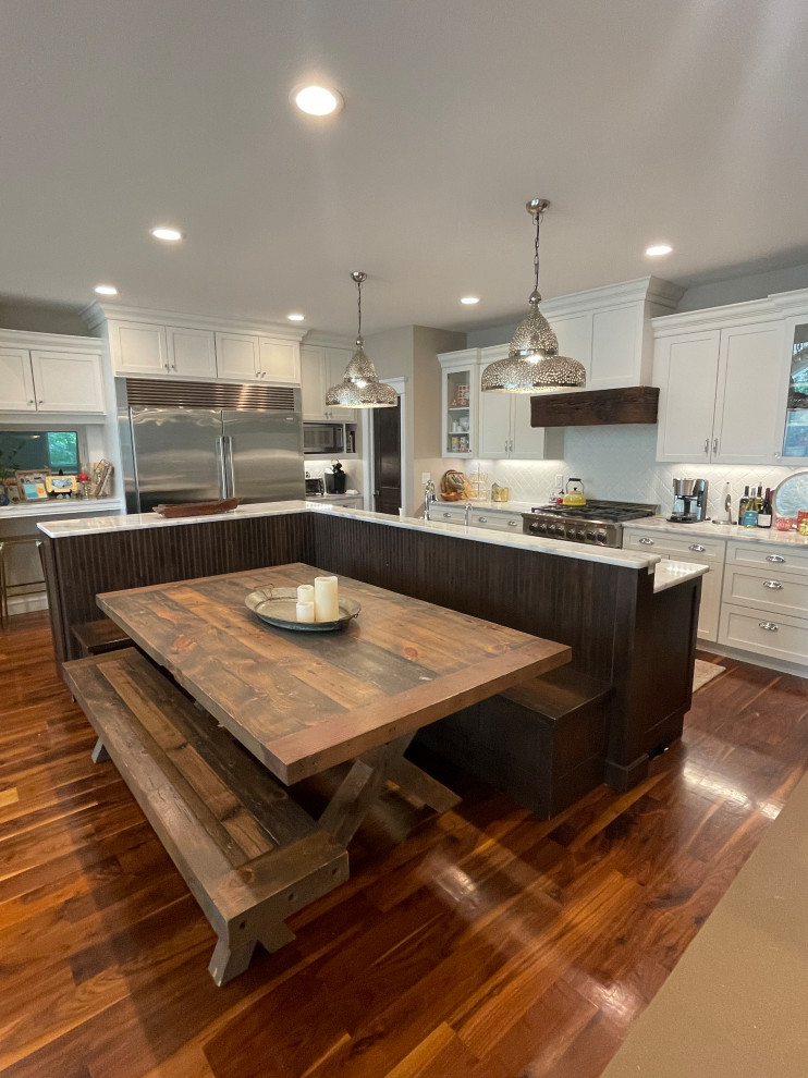 Transitional dining room photo in Cedar Rapids