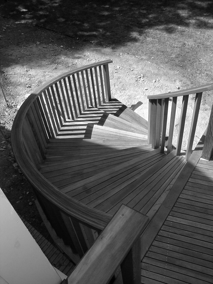 Curved Deck in Weston