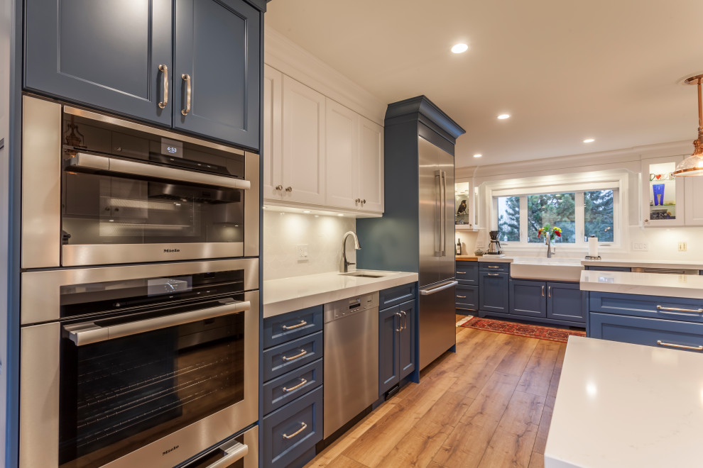 Kitchen - kitchen idea in Calgary