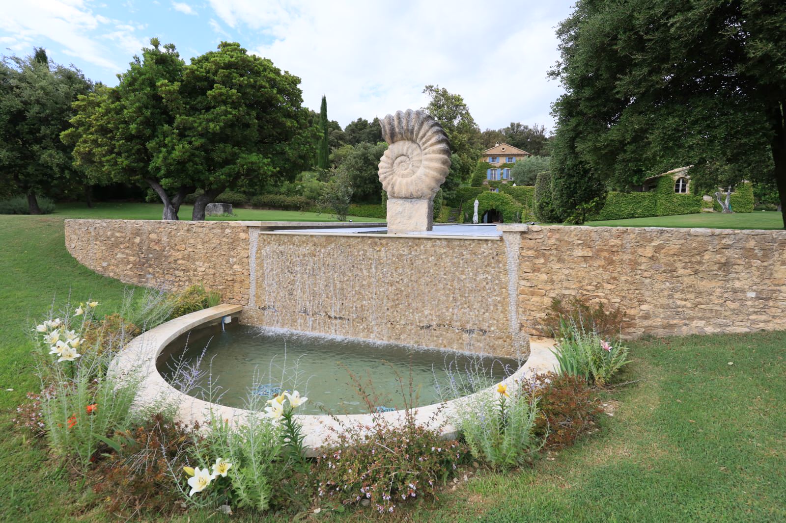 Красивый сад