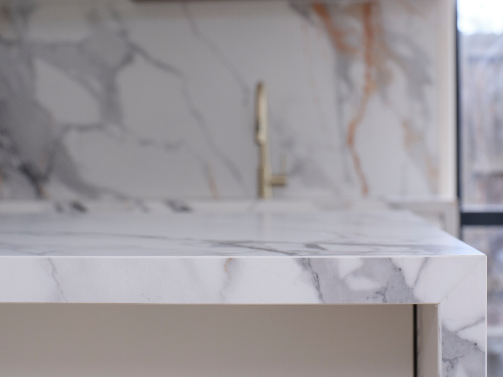 Morden sleek kitchen in