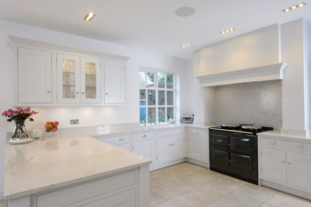 White Modern Bespoke Kitchen nyklassisk-koek