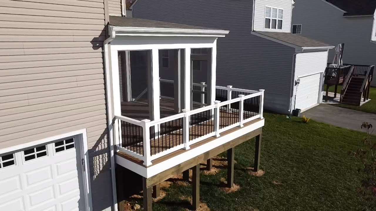 Screened in deck w/ outer walkway