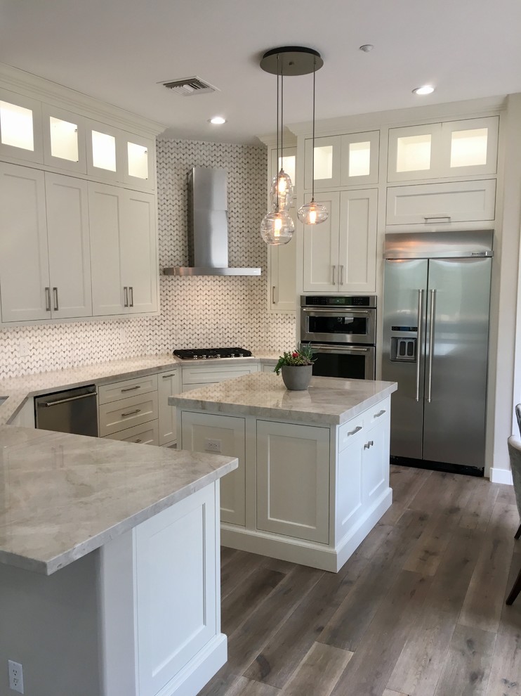 Transitional kitchen photo in Phoenix