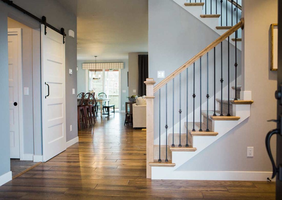 Entryway - transitional entryway idea