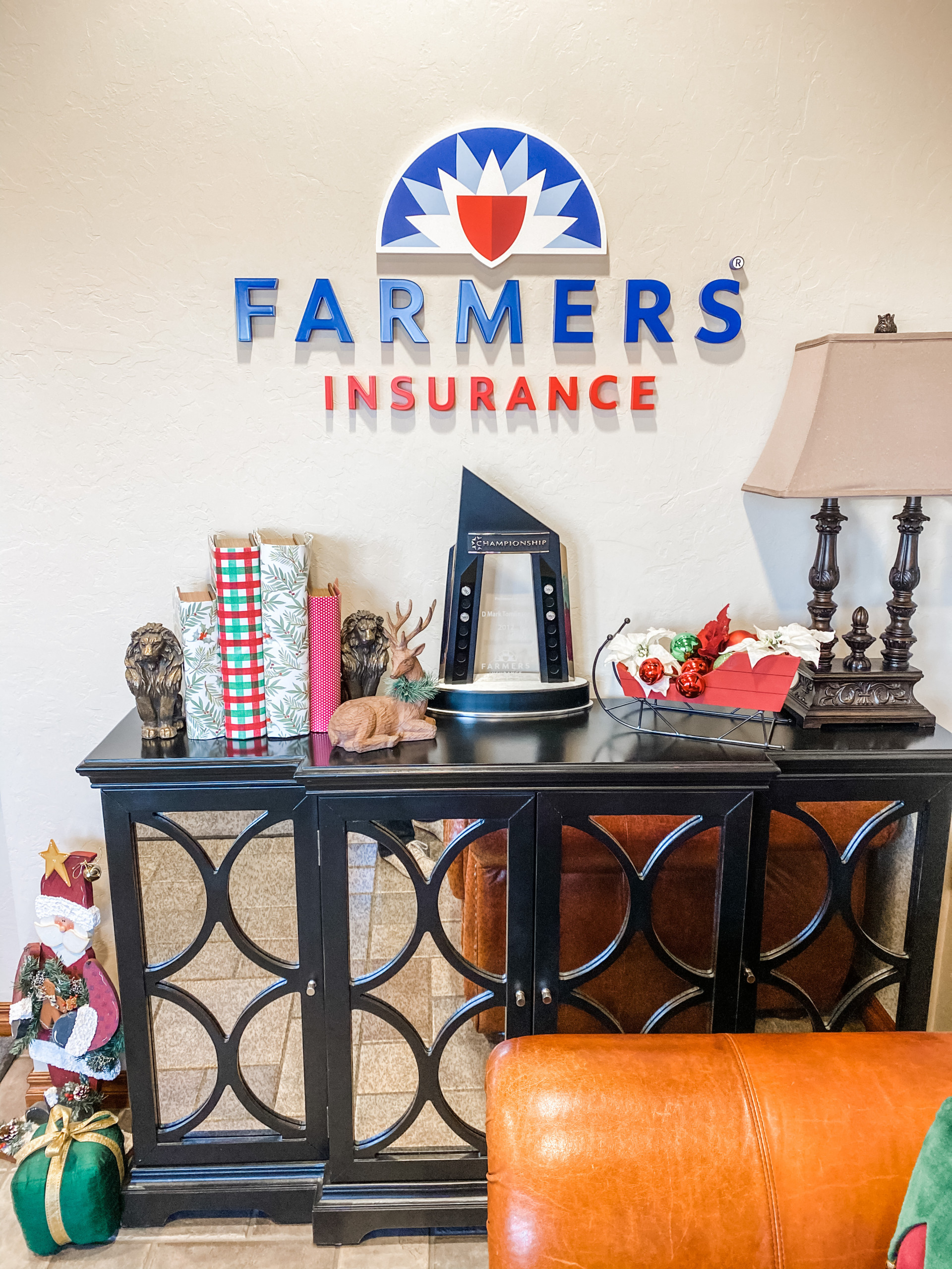 Tomlinson Farmer's Insurance Christmas Decor