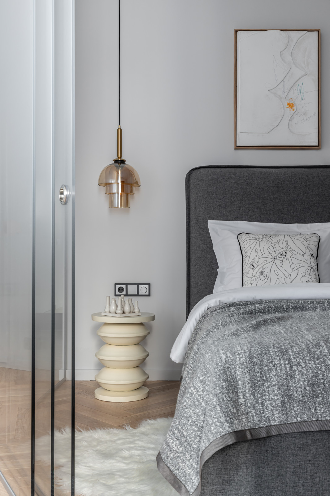 Интерьер для себя: однокомнатная квартира со спальней и мини-гостиной