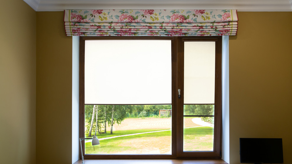 Миникассета в сочетании с римской шторой