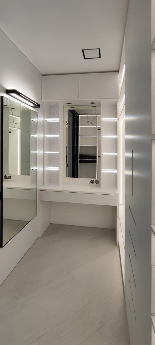 Минималистичная гардеробная