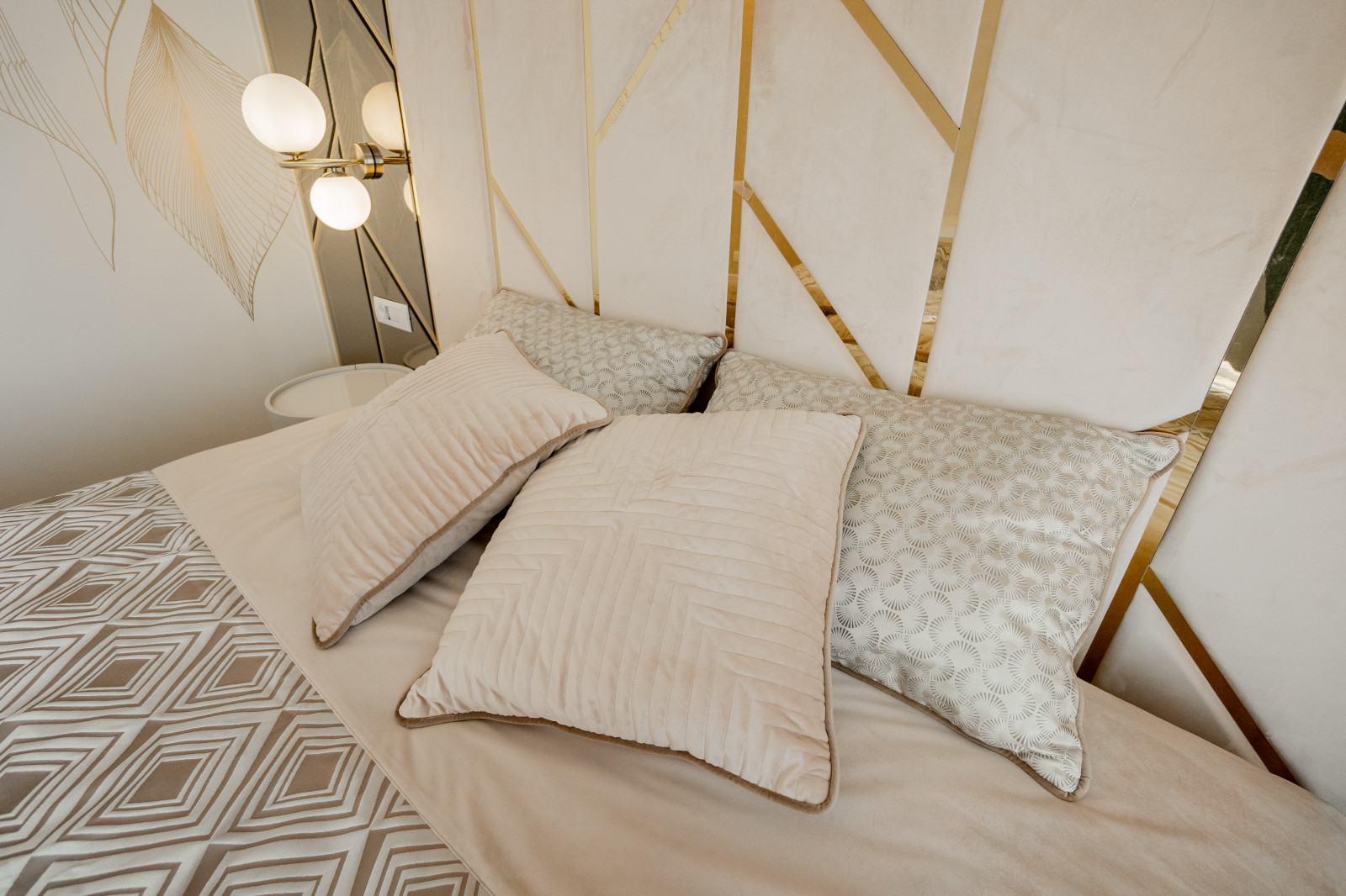 РЕМОНТ ДВУХКОМНАТНОЙ КВАРТИРЫ 60 КВ. М В СТИЛЕ НЕОКЛАССИКА