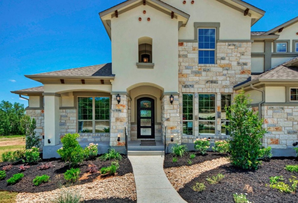 Inspiration for a transitional entryway remodel in Dallas