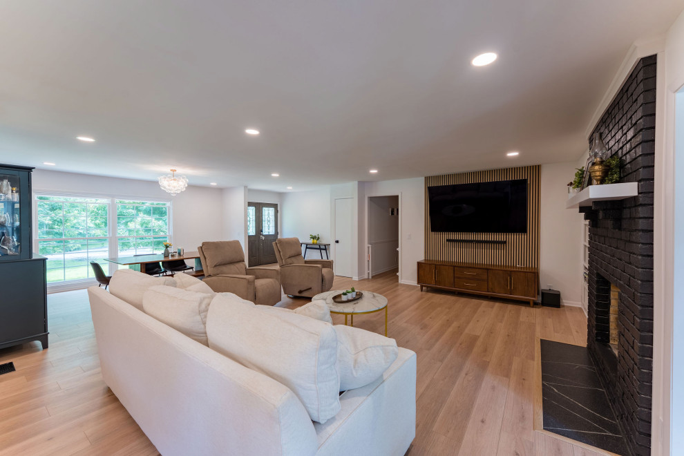 Modern Kitchen and Laundry Room